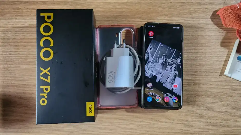 poco x7 pro hitam