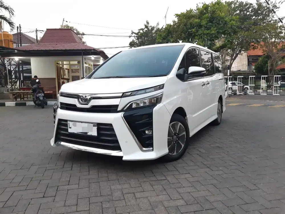 Toyota Voxy 2.0 A/T Facelift 2020
