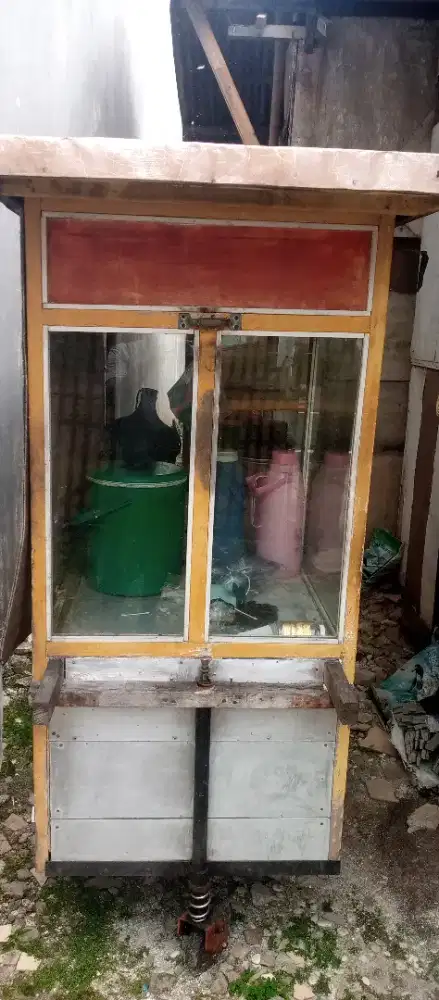 Gerobak bekas jual nasi