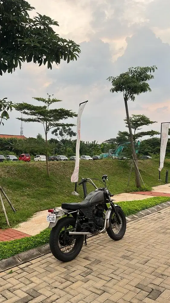 Motor Custom British Tiger 200cc
