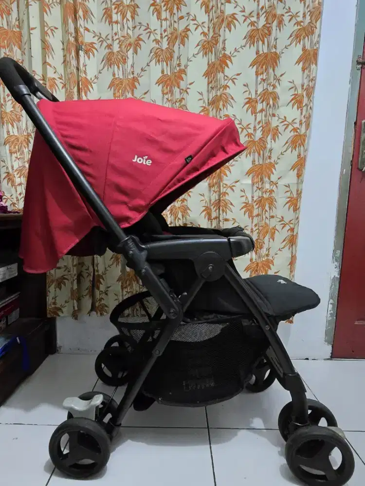Di jual stroller bayi merk Joie