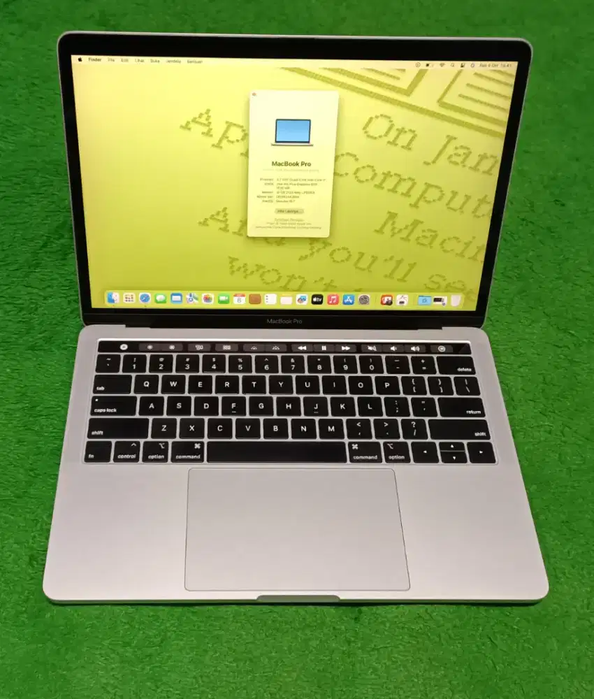 Apple Macbook Pro 2018 i7 16/256 Silver Touchbar Mulus Murah