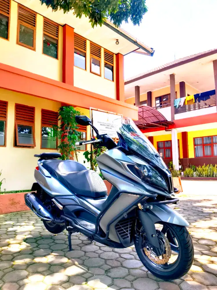 Kymco Downtown 250