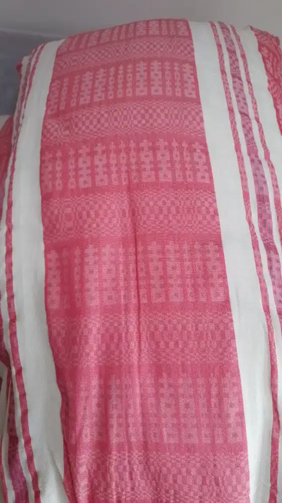 Bantal kapuk kondisi masih bagus