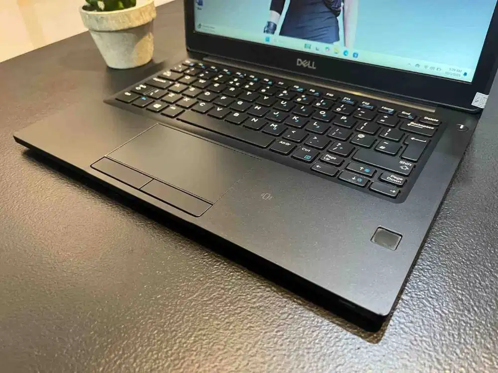 DELL LATITUDE 7290 // CORE i7 GEN8 // 12'5INC