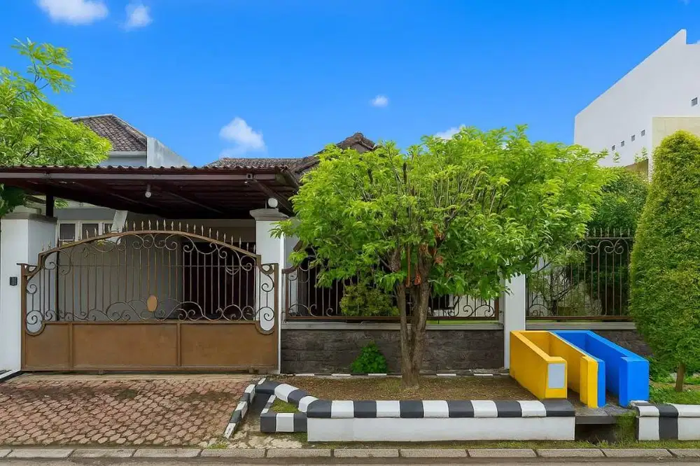 DIJUAL RUMAH DHARMAHUSADA INDAH TIMUR