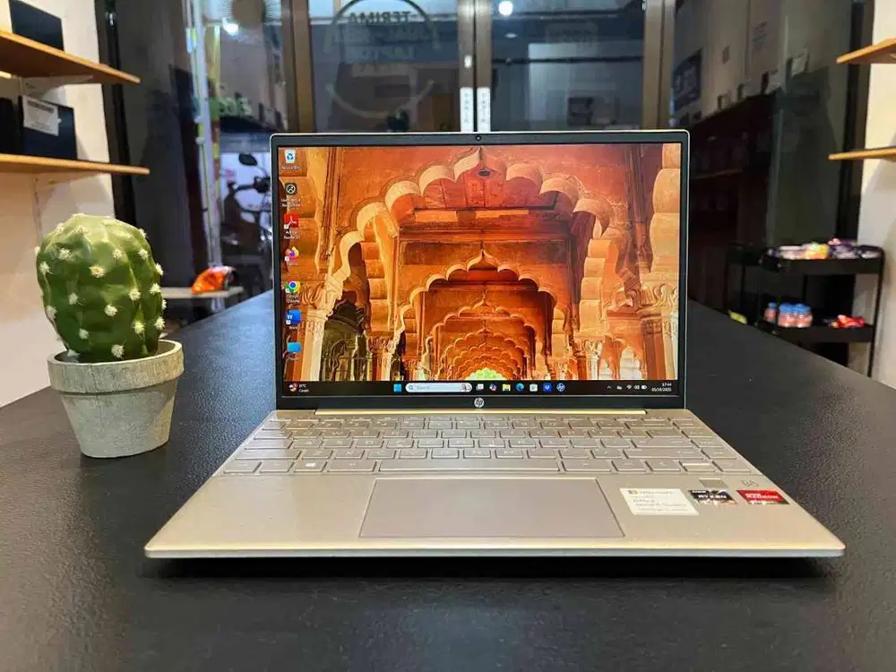 HP PAVILION AERO 13-BE2005AU //  SSD 1TB // RYZEN 7