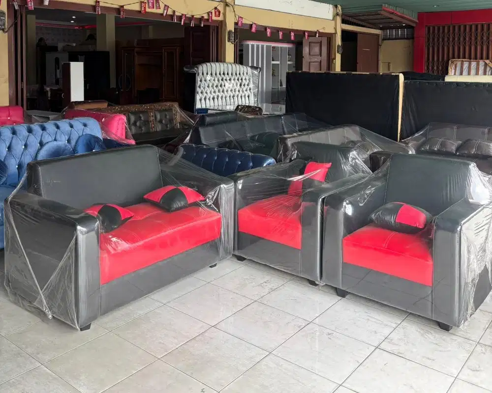 Sofa hitam merah 321
