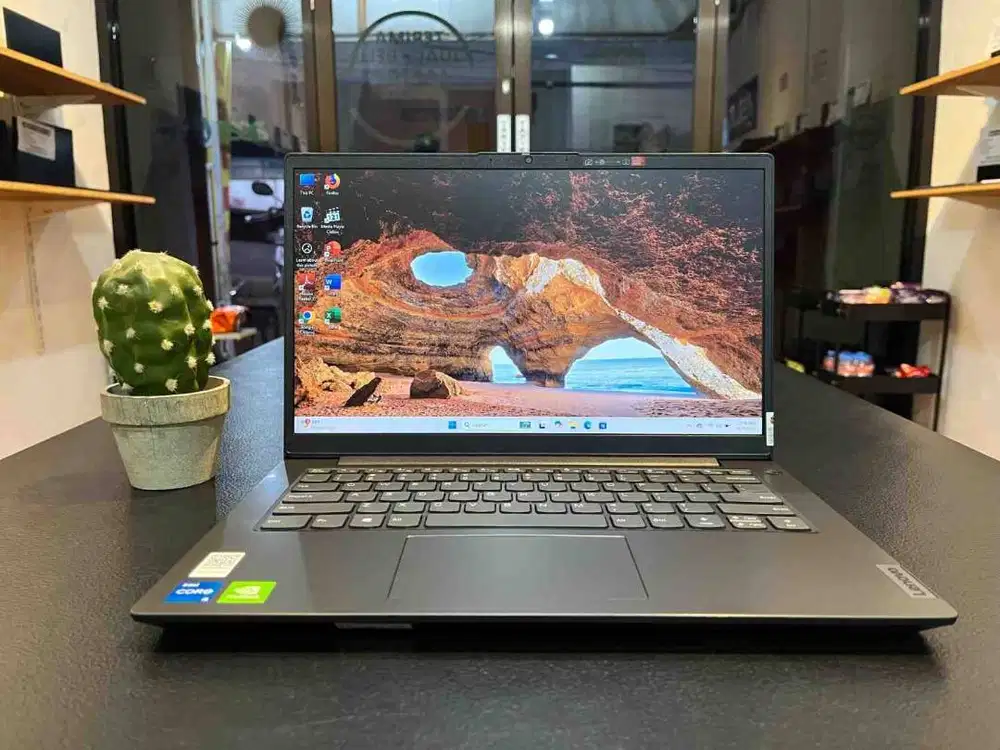 LAPTOP LENOVO V14-G2 CORE i5 // NVIDIA GEFRCE MX350 (2GB)