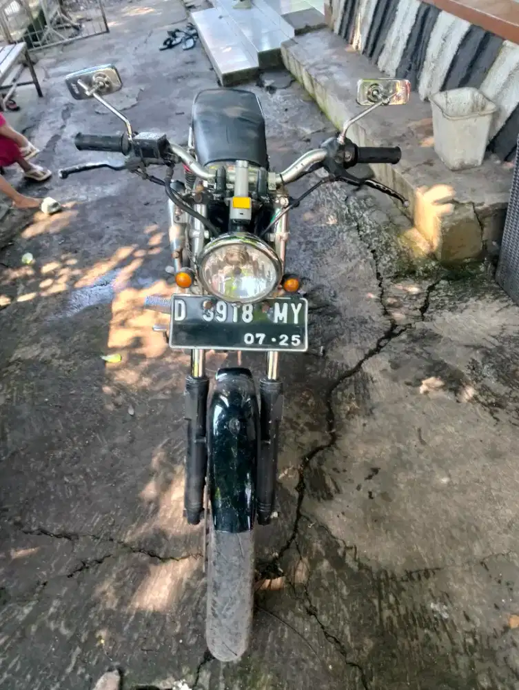 Di jual motor cbb Besik gl 145 kumplit
