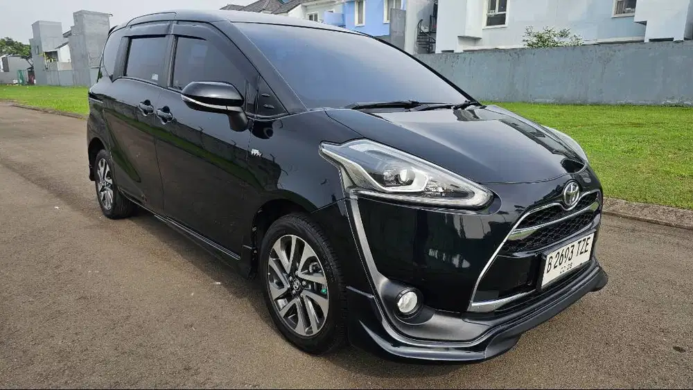 Toyota Sienta 1.5 Q CVT 2017 Hitam KM72Rbuan TGN 1 Bebas LAKA BANJIR
