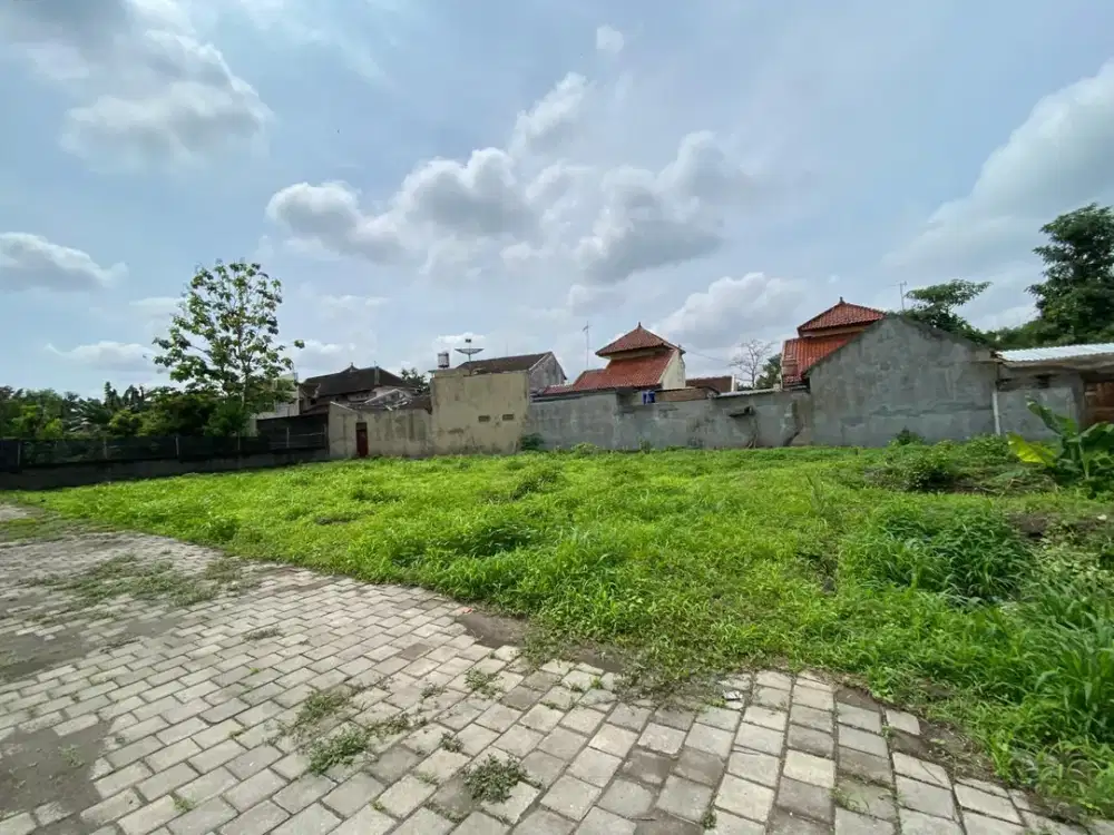 Tanah belakang Monjali Jogja dekat sekolah YIS palagan