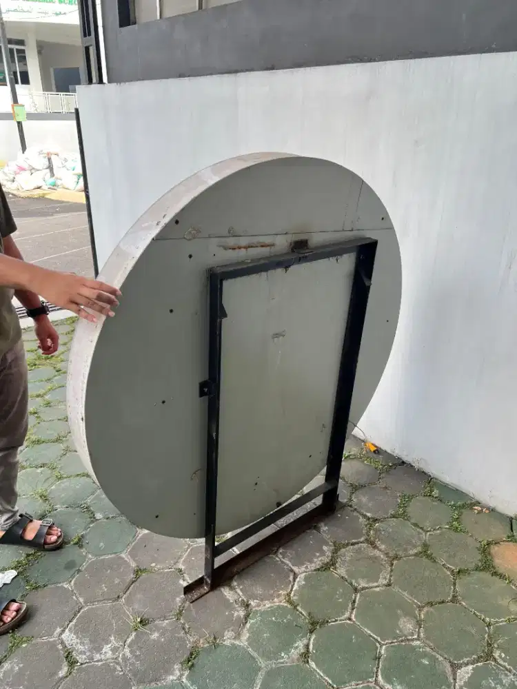 Neon box diameter 120 cm