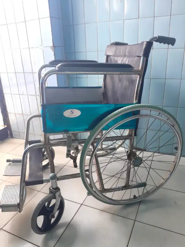Kursi roda bekas