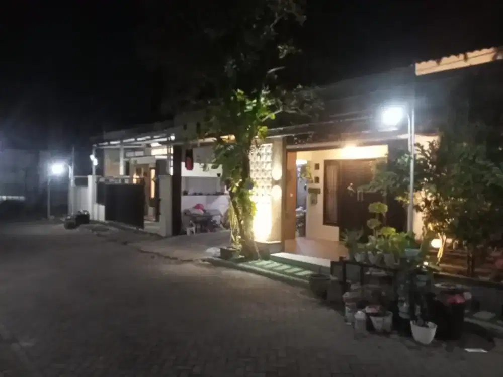 DISEWAKAN RUMAH 12.000.000