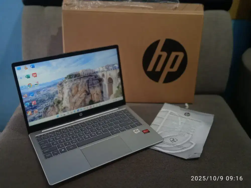 Laptop Hp 14 em second Rasa baru Garansi Hp aktif sampai mei 2026