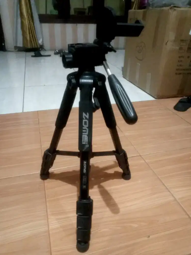 Tripod ZOMEI Q111