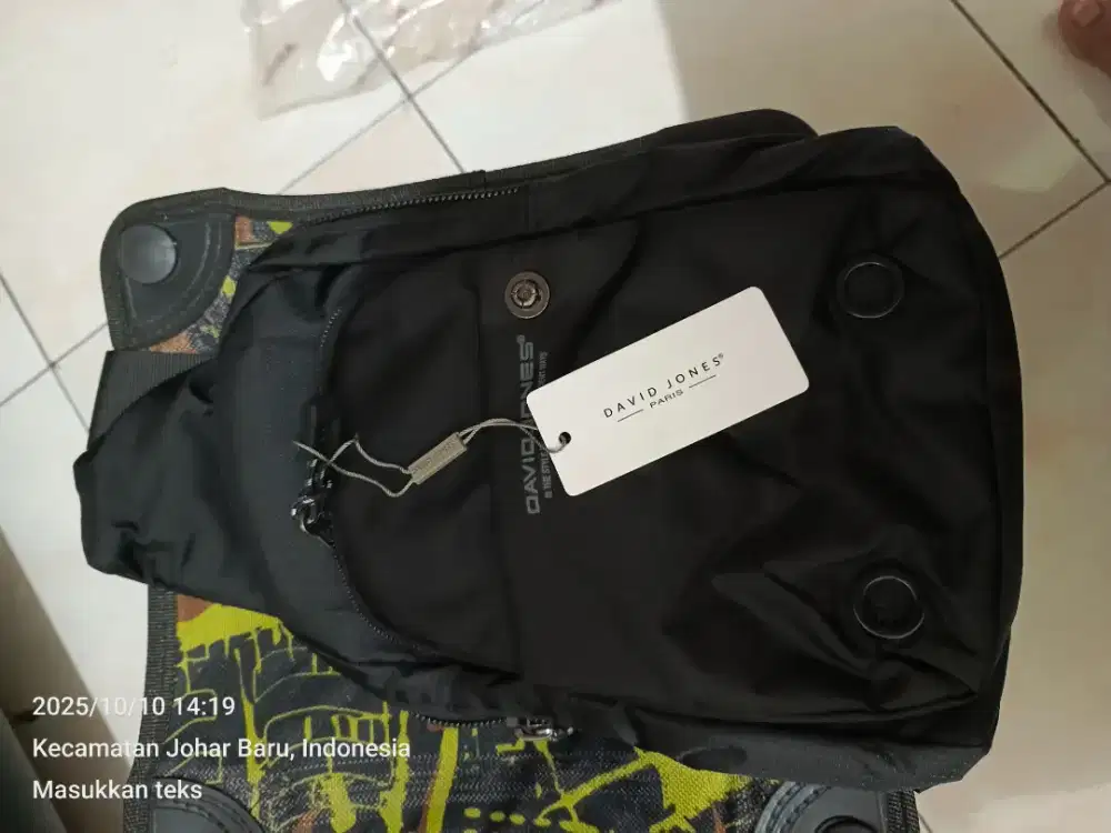 Dijual BU tas David jones full black in paris