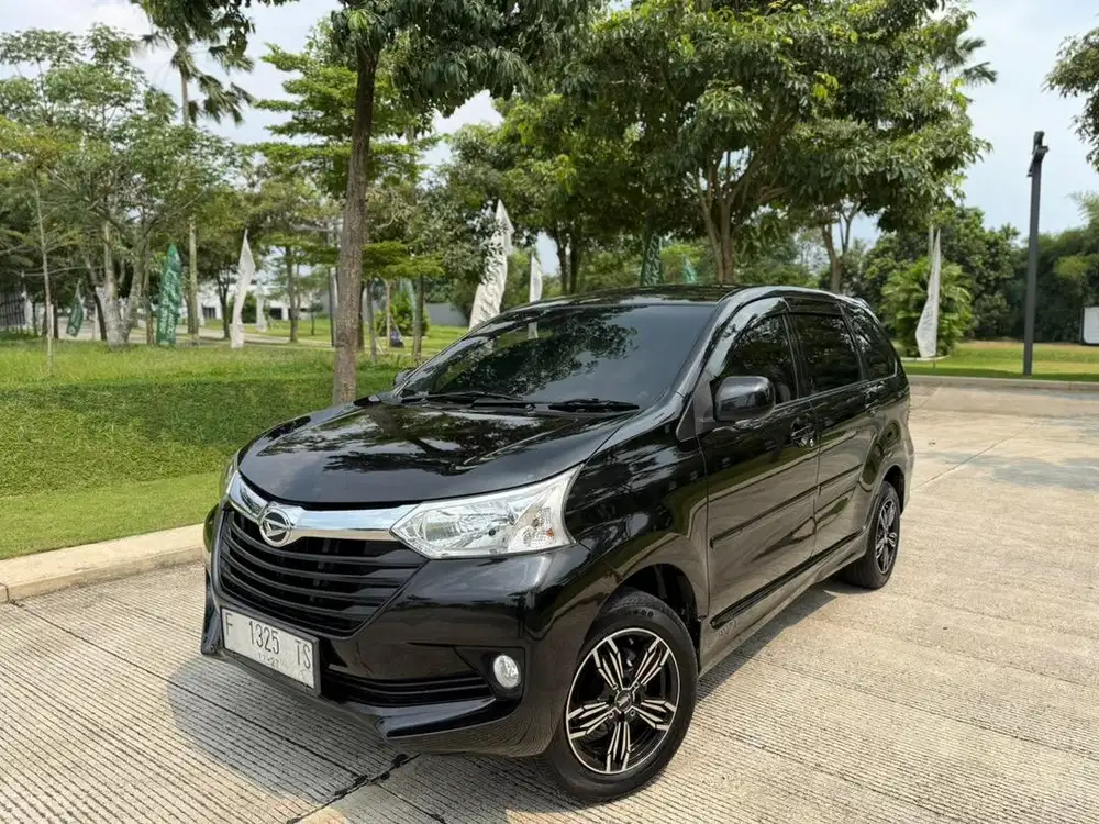 Daihatsu Xenia R Automatic 2017 Hitam LOW KM