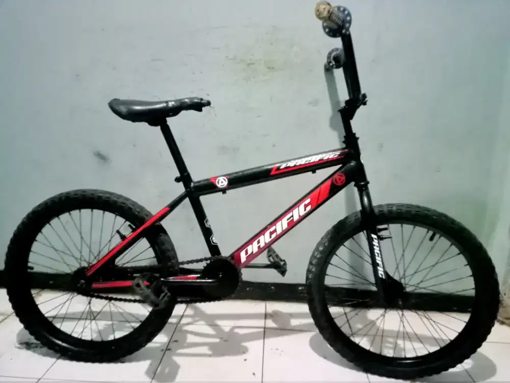Dijual sepeda BMX PACIFIC msih bagus rem sudah torpedo ban masih tebal
