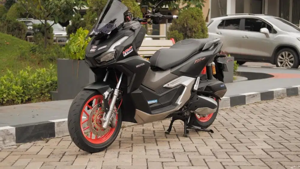 Honda adv 160 abs black mate
