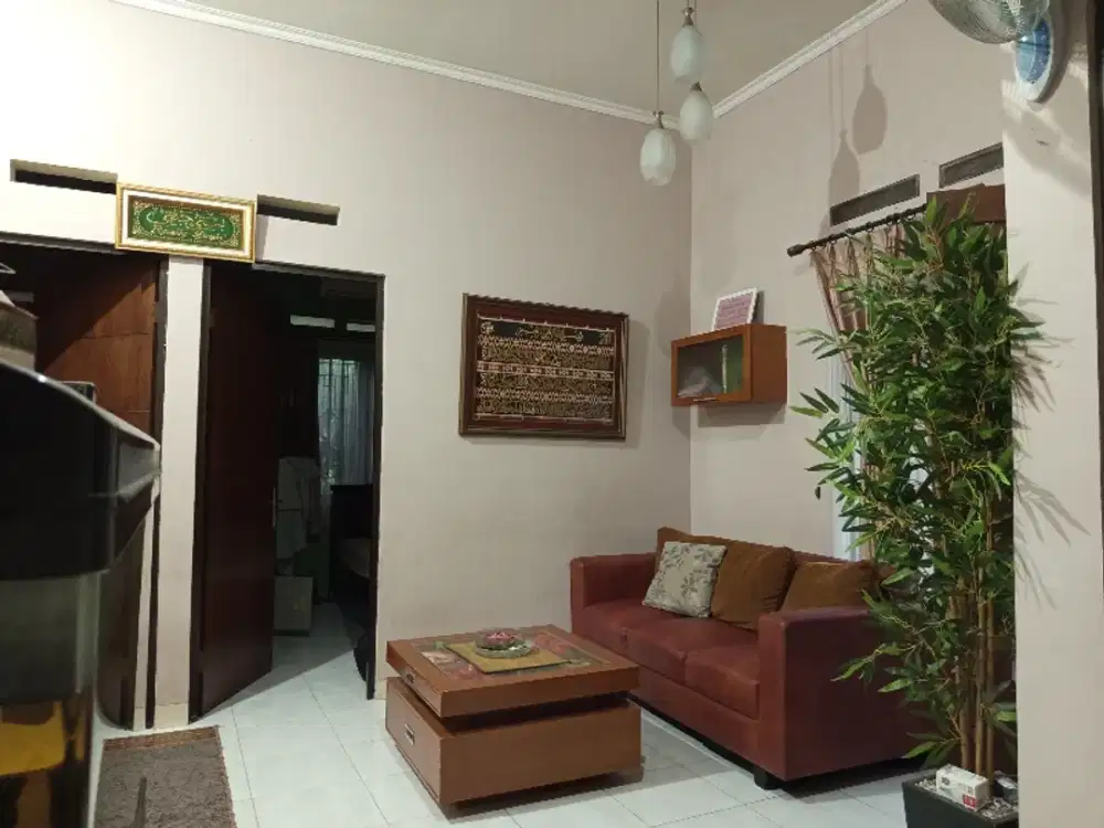 Dijual rumah satu km dari pintu tol Brigif/Cinere, komplek, tidak banj