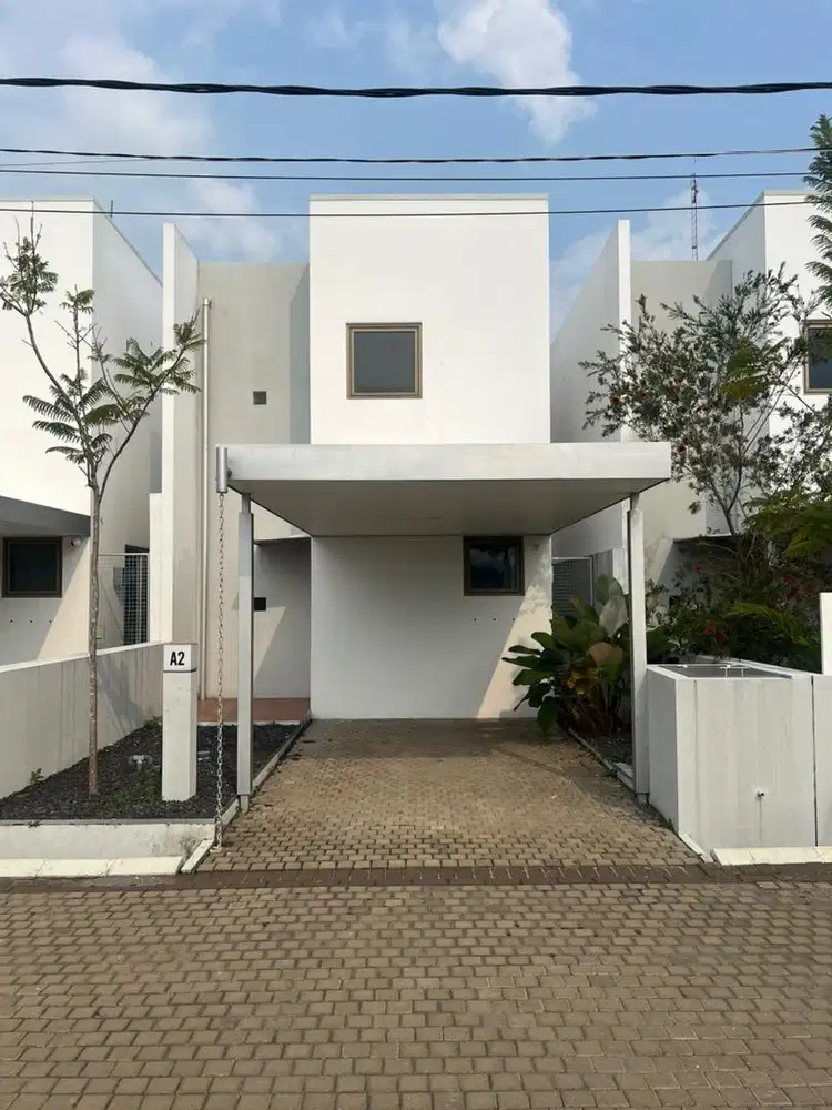 Di Sewakan/Di jual Rumah Baru belum pernah di tempatin