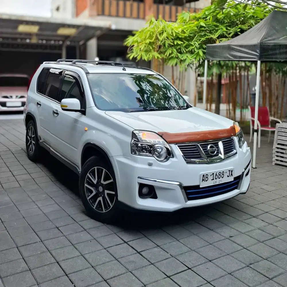 NISSAN X-TRAIL 2.5 URBAN SELECTION 2012 PUTIH