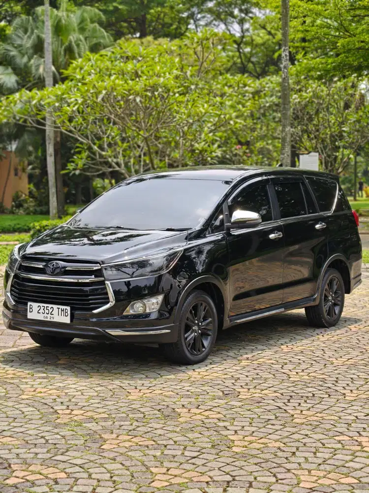 Toyota Innova Venturer 2.0 Bensin AT 2019 Pajak Panjang