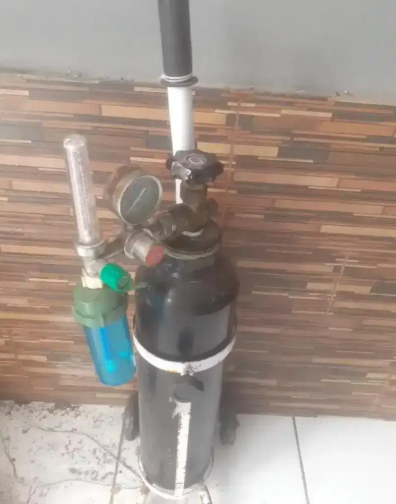 Tabung oxigen bekas