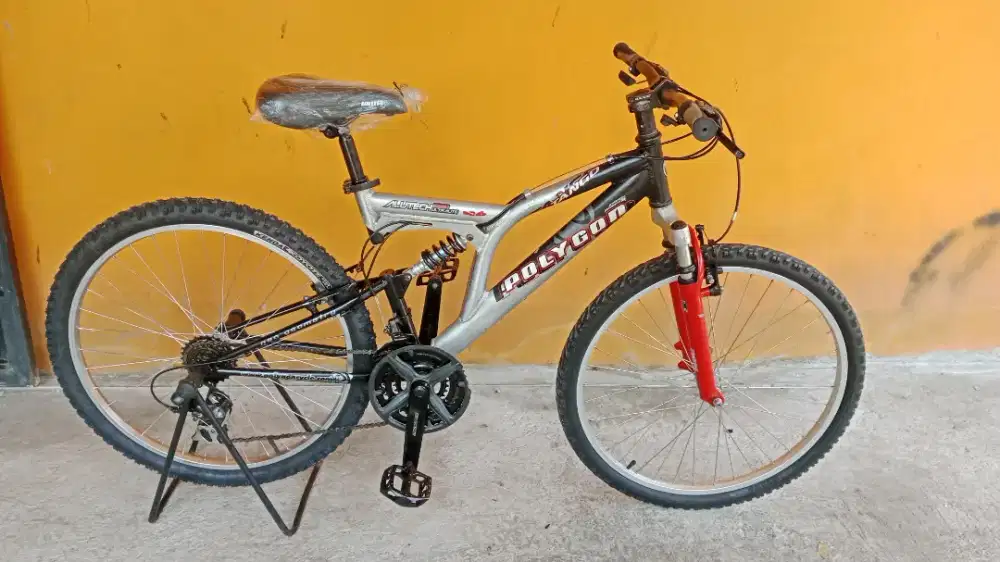 Sepeda gunung Polygon tango 26 inch alloy