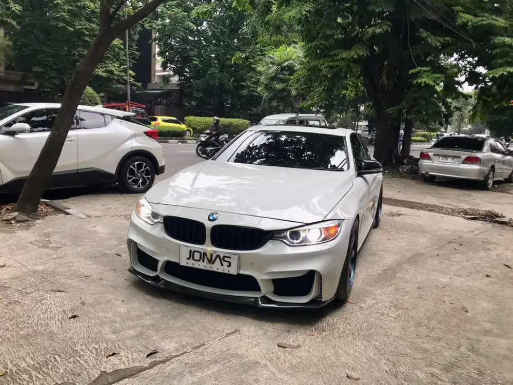 BMW F32 coupe2015 putih antik modif