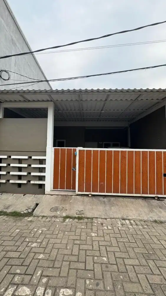 Dijual Rumah 1 1/2 Lantai Free Kitchen Set