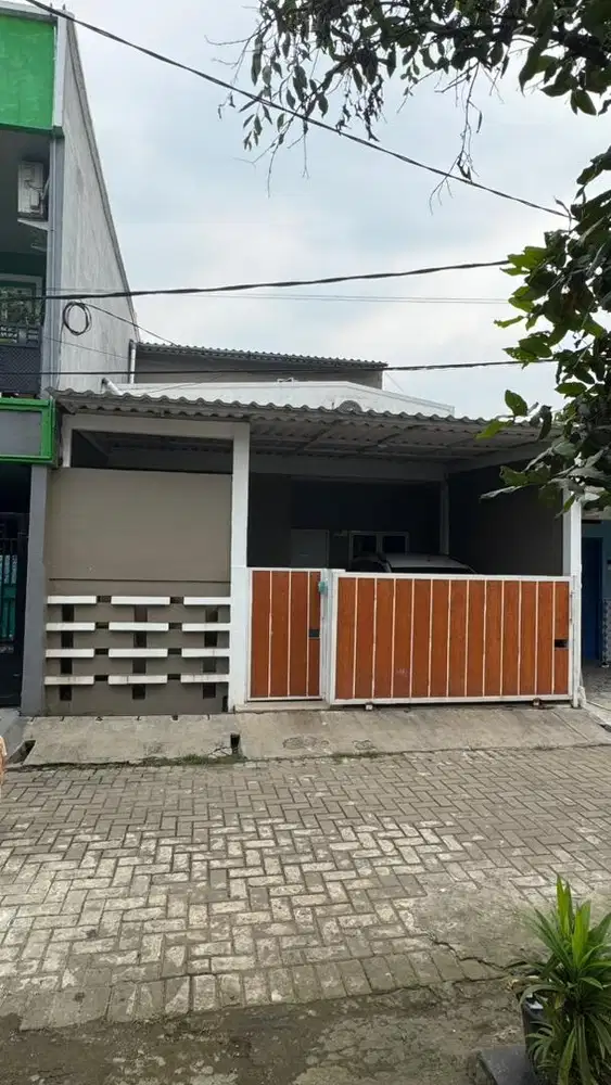 Dijual Rumah 1 1/2 Lantai Free Kitchen Set