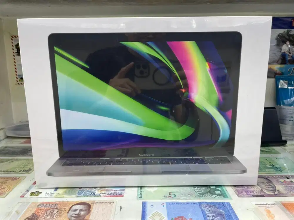 Apple macbook Pro M1 8/256GB Garansi resmi iBox