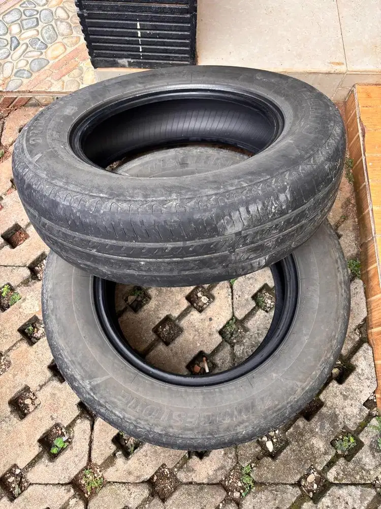 Ban Bridgestone bekas R14 tubles kondi baik