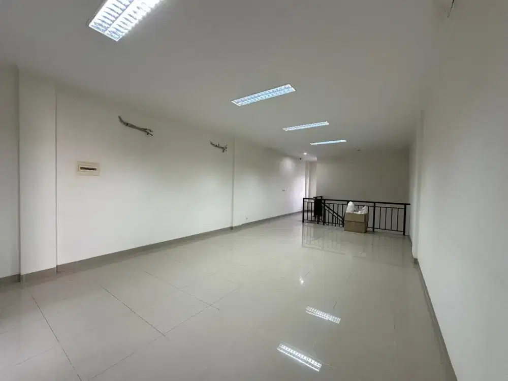 Ruko Bagus 3 Lantai di Kawasan Strategis Summarecon Bandung
