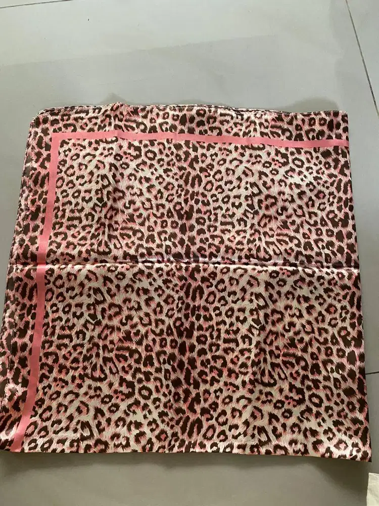 SYAL SCARF MACAN – IMPORT – BARU