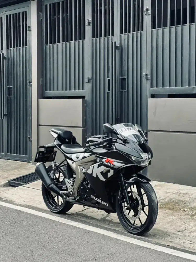 Suzuki GSX 150R 2017