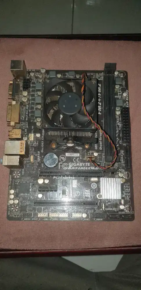 Mainboard Amd Fm2/Fm2+ Gigabyte GA-F2A88XM-DS2 Dan Processor A8 7600