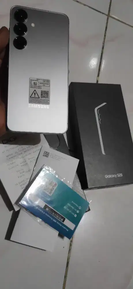 Samsung galaxy S25 lengkap Bru pemakaian 2 Minggu bisa di cek