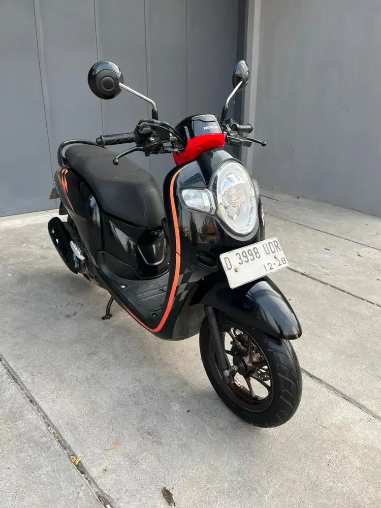 Honda scoopy 2018