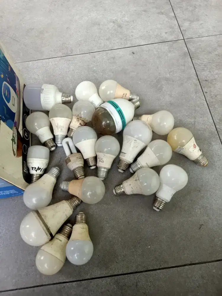 Di jual lampu semua mati yg minat  dan paham aja wa dan hp