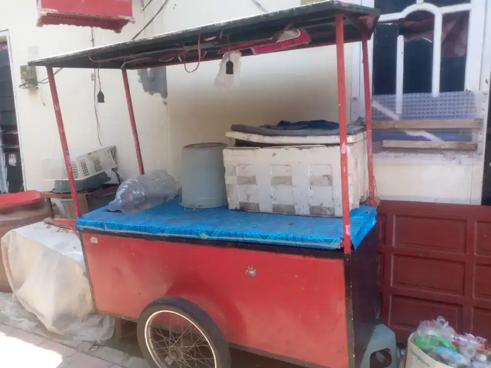 rombong bekas jualan bazar