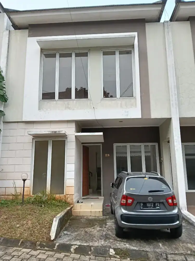 Disewa tahunan rumah exclusive dalam cluster dekat toll Cibubur