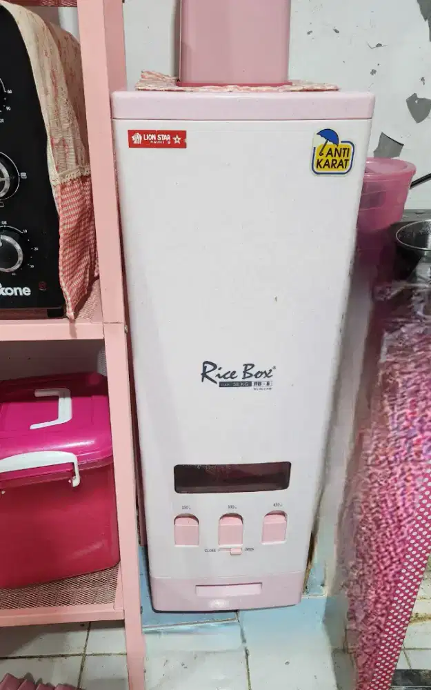 Tempat beras lion star
