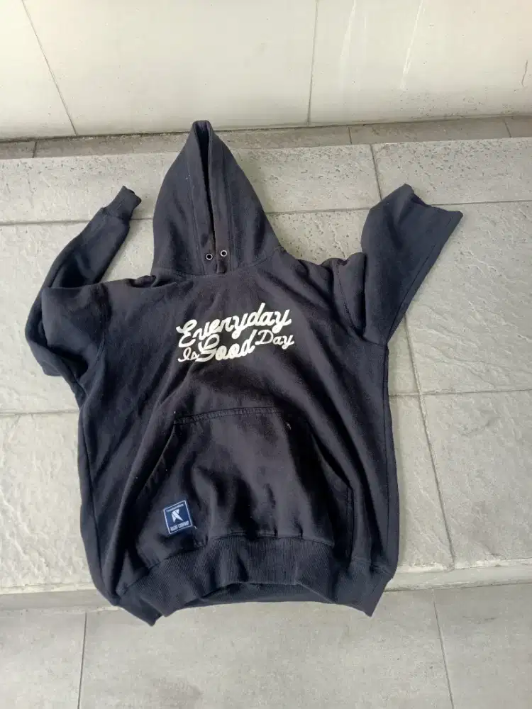 Di jual baju,jeket olahraga  ukuran XL murah aja bahan kain,jeans