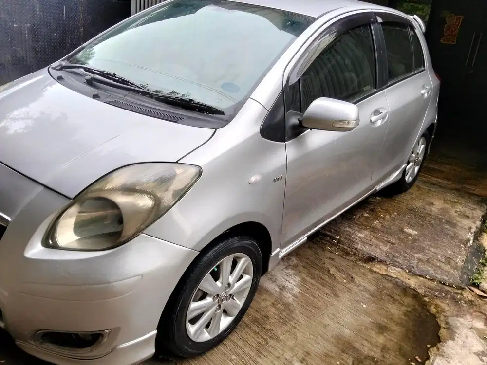 Toyota Yaris 2010 Bensin