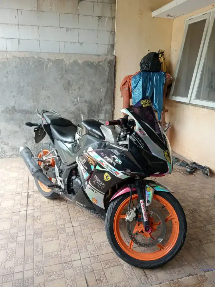 jual motor Honda CBR 150R 2015