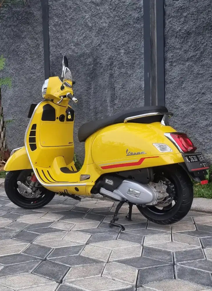 Vespa GTS Super 150cc ABS IGet 2022 V2 Plat N Odo 3rb Koko Motor